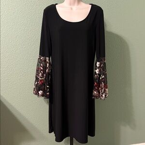 Elegant Black Floral Sleeve Dress